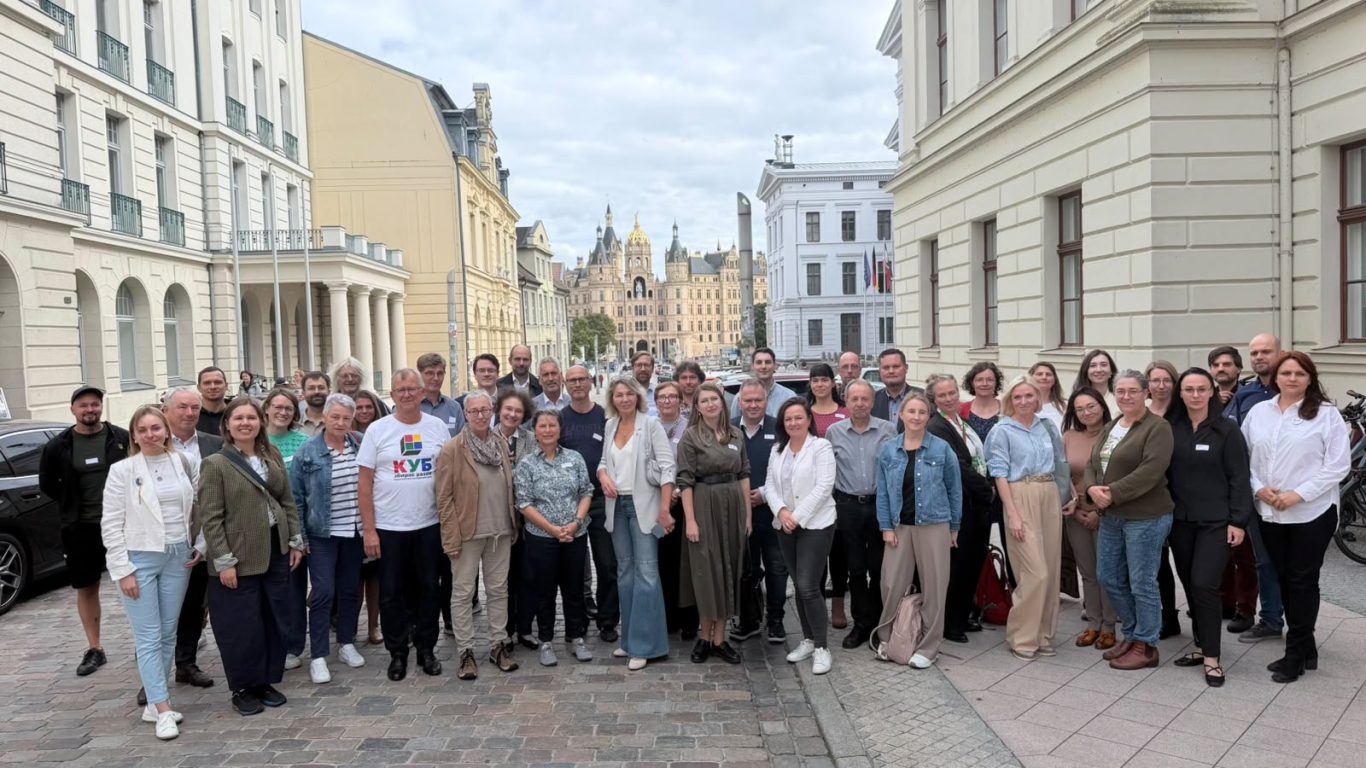 Gruppenfoto vor dem Ministerium